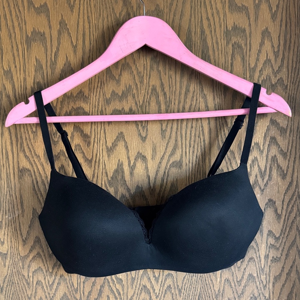 Victoria's Secret Black‎ Plunge Bra 34DD
